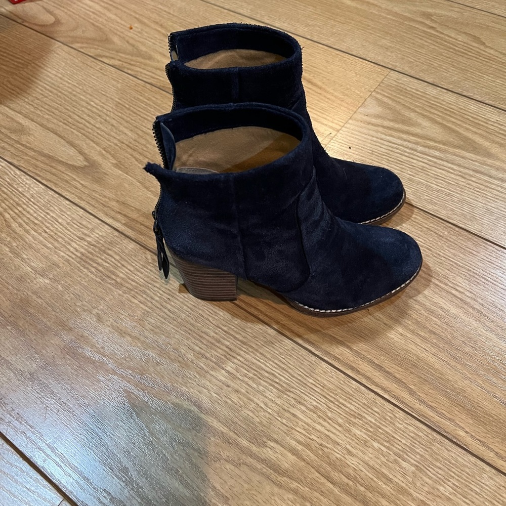 Splendid navy booties, good condition